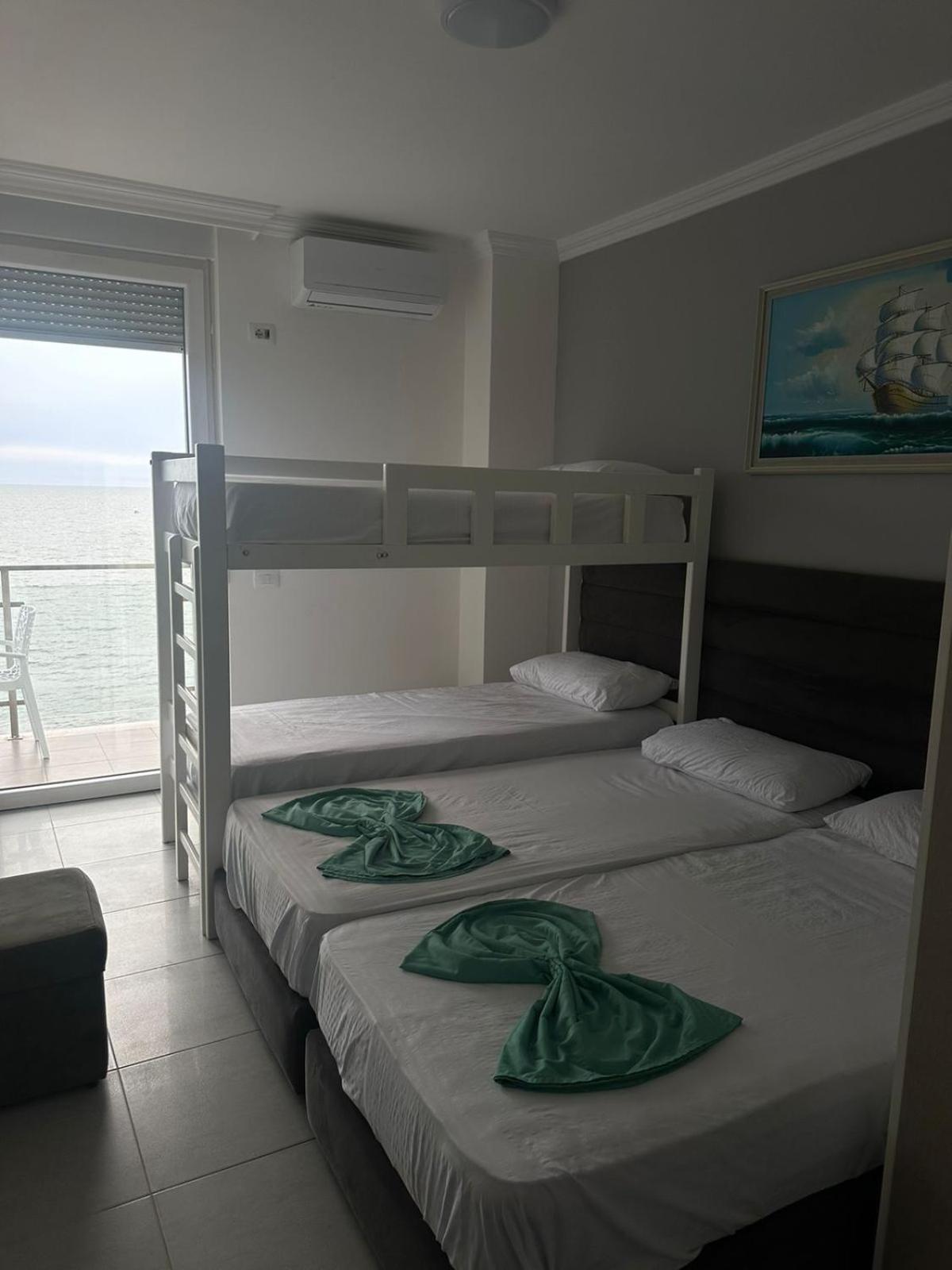Deluxe Apartments With Balcony Shengjin Exterior photo