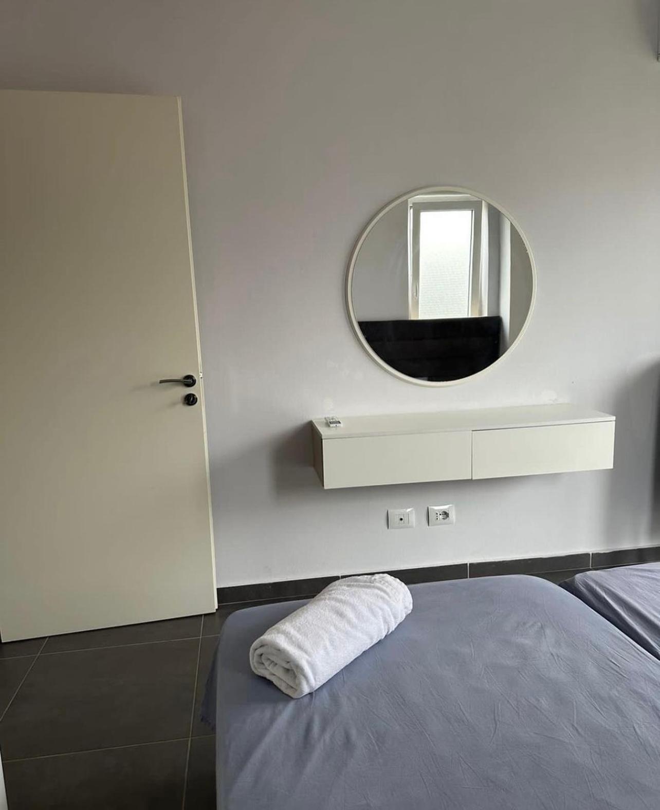 Deluxe Apartments With Balcony Shengjin Exterior photo
